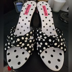 Betsey Johnson Betseyville polka dot wedges! Pinup, Rockabilly VLV 91/2 nwob